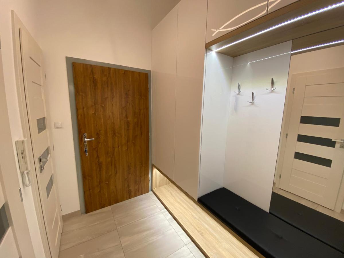Classy Times - City Centre - Private Parking - Sunny Apartment Poprad Exteriör bild