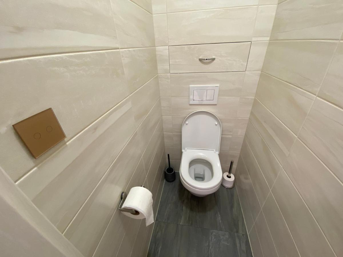Classy Times - City Centre - Private Parking - Sunny Apartment Poprad Exteriör bild