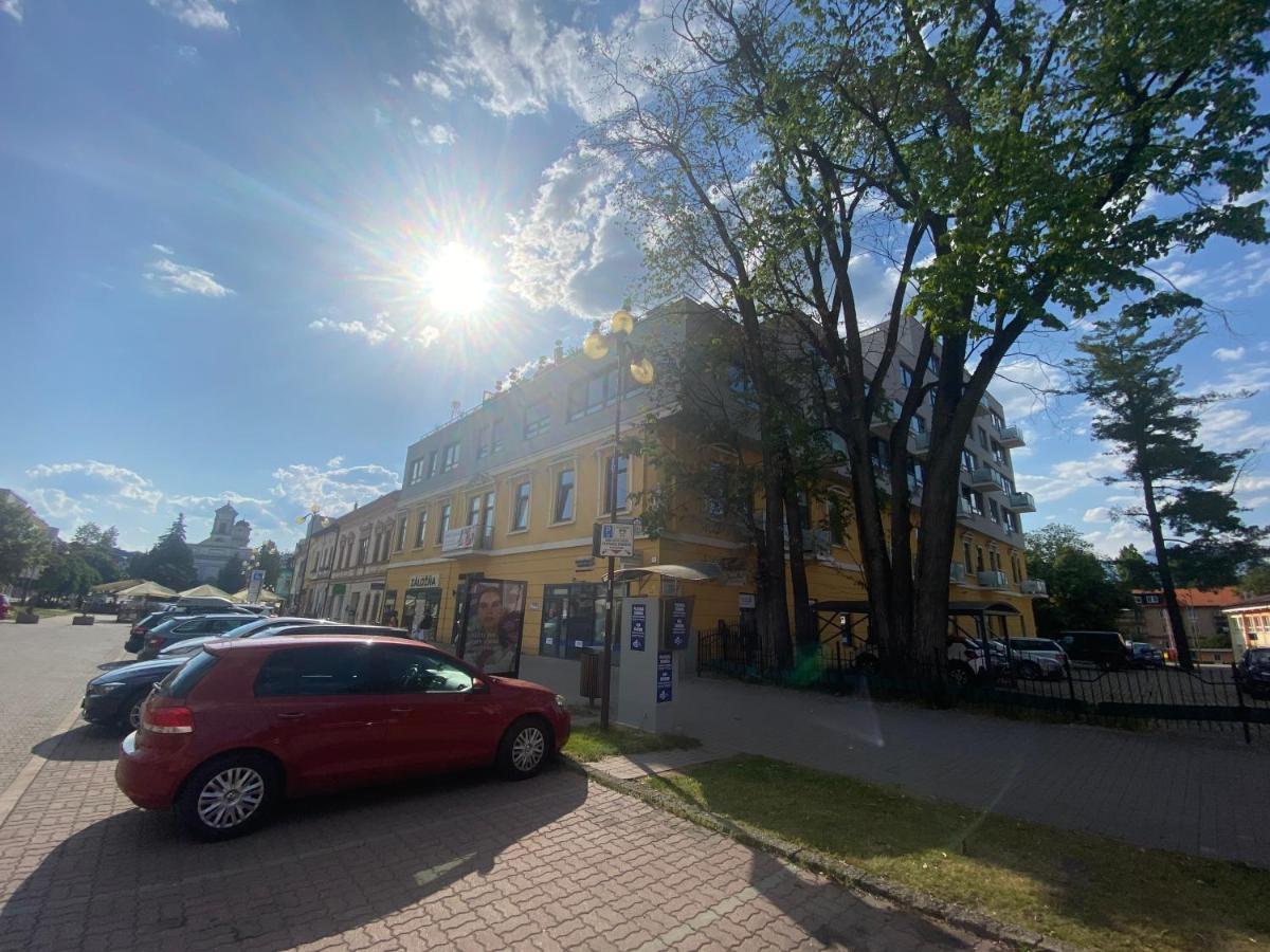 Classy Times - City Centre - Private Parking - Sunny Apartment Poprad Exteriör bild